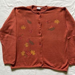 100% cotton cardigan fall sweater. Leaf decoration button up. Size S